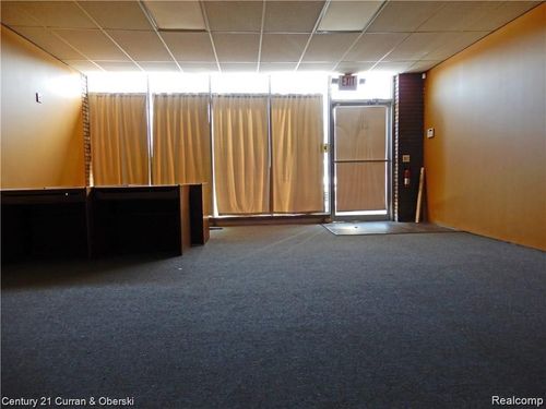 2720 S Newburgh Rd, Westland, MI, 48186-9394 | Card Image