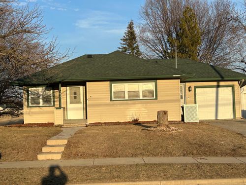 401 Independence Ave S, Clarks Grove, MN, 56016-7710 | Card Image