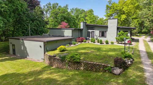 2934 Robinson Road, Jackson, MI, 49203 | Card Image