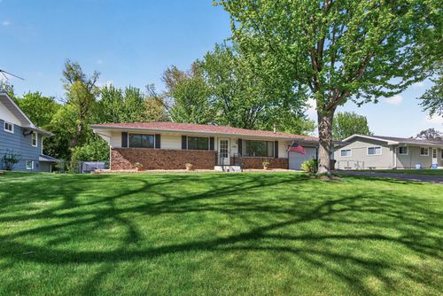 2521 Cedar Ave, White Bear Lake, MN, 55110-4547 | Card Image