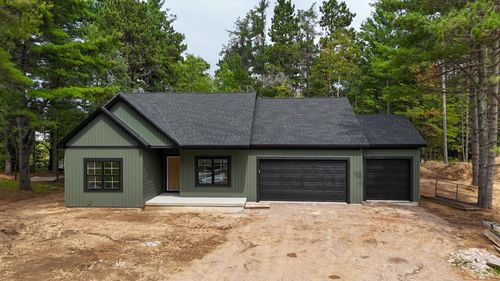 8590 Oak Park Cir, Minocqua, WI, 54548-8751 | Card Image