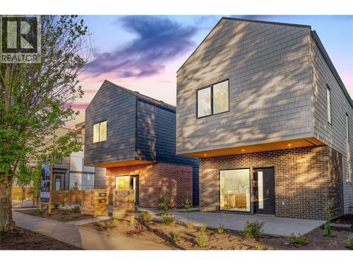 921 Borden Ave, Kelowna, BC, V1Y6A5 | Card Image
