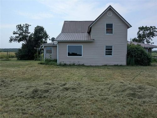 17841 Se Wabaunsee Rd, Kincaid, KS, 66039-4005 | Card Image
