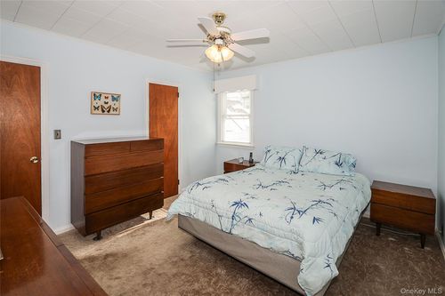 246 86th Ave, Bellerose, NY, 11426-1622 | Card Image