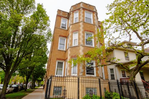 3e-3434 W Leland Ave, Chicago, IL, 60625-5450 | Card Image