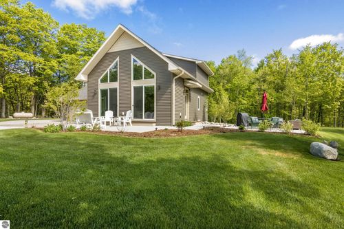 2013 E Kasson Rd, Cedar, MI, 49621-8669 | Card Image