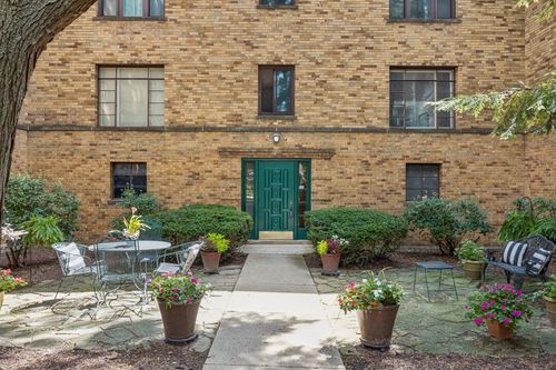 2-1535 Monroe Ave, River Forest, IL, 60305-1164 | Card Image