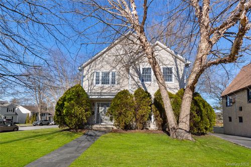 243 Knollwood Ave, Mamaroneck, NY, 10543-1228 | Card Image