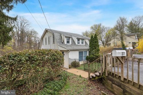 27 Woodbine Ave, PAOLI, PA, 19301-1139 | Card Image