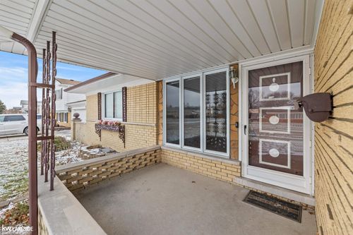 11050 Irene Ave, Warren, MI, 48093-2512 | Card Image