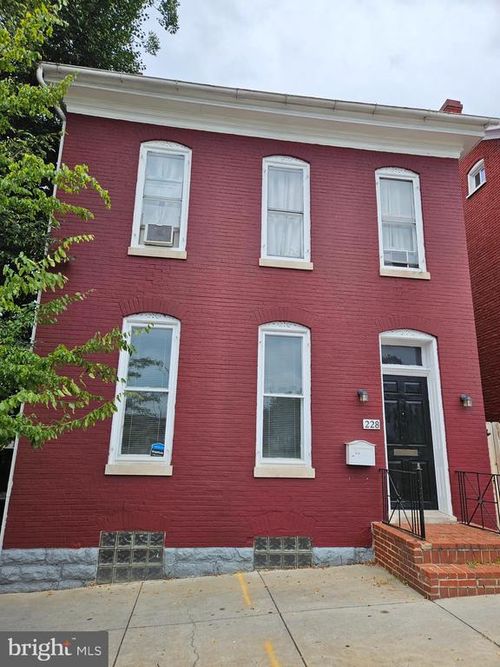 228 E Washington St, HAGERSTOWN, MD, 21740-5721 | Card Image