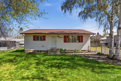 3705 14th Street C, Lewiston, ID, 83501-5712 | Card Image