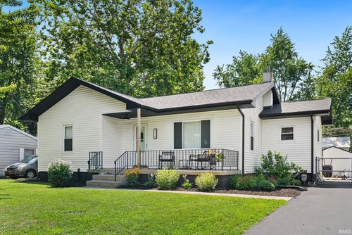 215 E Maple Grove St, Syracuse, IN, 46567-1711 | Card Image