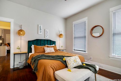 1828 N Hackberry St, San Antonio, TX, 78208-1022 | Card Image