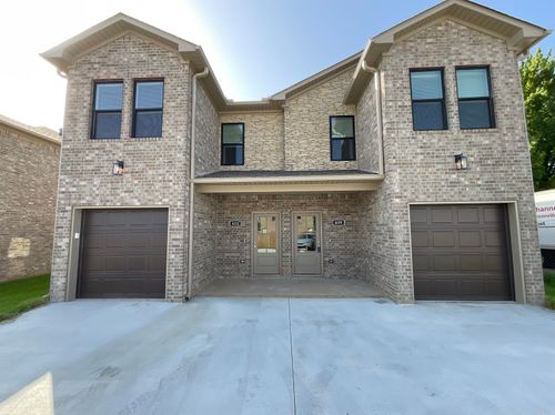 409 &amp; 411 E Center Street, Jacksonville, AR, 72076 | Card Image