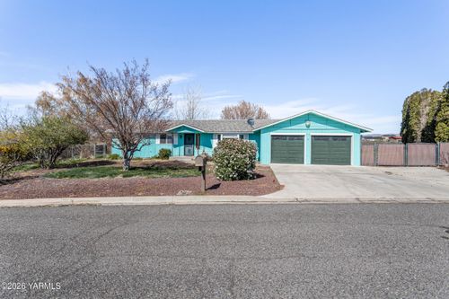 611 Westwind Dr, Zillah, WA, 98953-9669 | Card Image