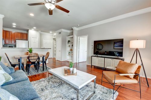 448-2400 Mccue Rd, Houston, TX, 77056-5118 | Card Image
