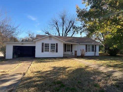 215 N Avenue O, Clifton, TX, 76634-1337 | Card Image