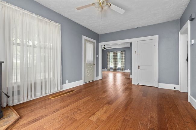 457 Pine St, House other with 3 bedrooms, 1 bathrooms and 2 parking in Hookstown PA | Image 8