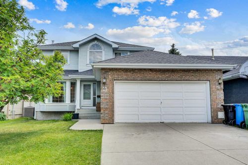 82 Edgevalley Close Nw, Calgary, AB, T3A5E9 | Card Image