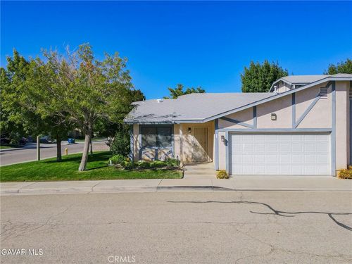 43840 Bobby Jones Dr, Lancaster, CA, 93536-6909 | Card Image