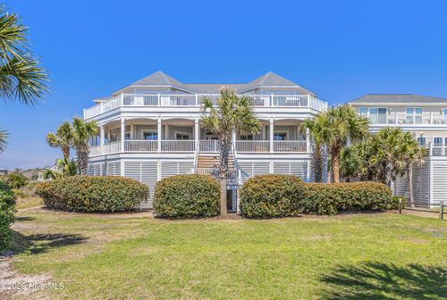 121 Se 67th St, Oak Island, NC, 28465-4554 | Card Image
