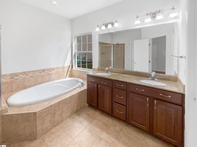 232 Raven Falls Ln, House other with 4 bedrooms, 3 bathrooms and 2 parking in Simpsonville SC | Image 7