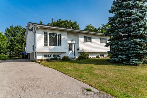 32 Bridle Rd, Penetanguishene, ON, L9M1J5 | Card Image