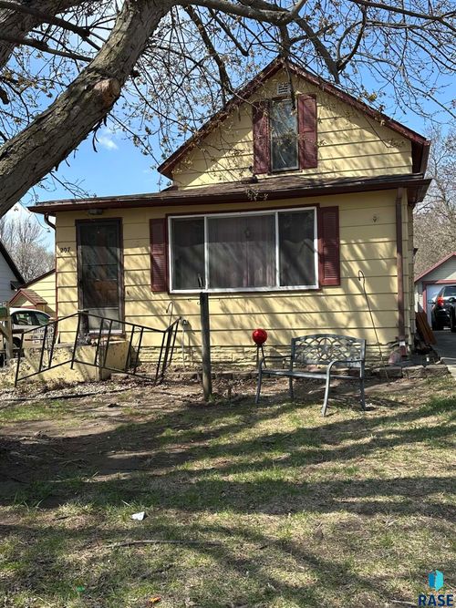 207 N Kniss Ave, Luverne, MN, 56156-1426 | Card Image