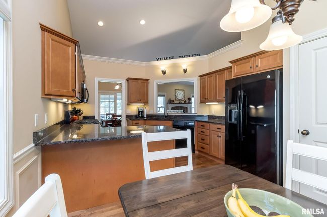 5506 Baraboo Court, Home with 2 bedrooms, 2 bathrooms and null parking in Davenport IA | Image 8