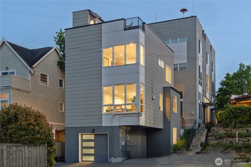 8380 Loyal Way Nw, Seattle, WA, 98117-3949 | Card Image