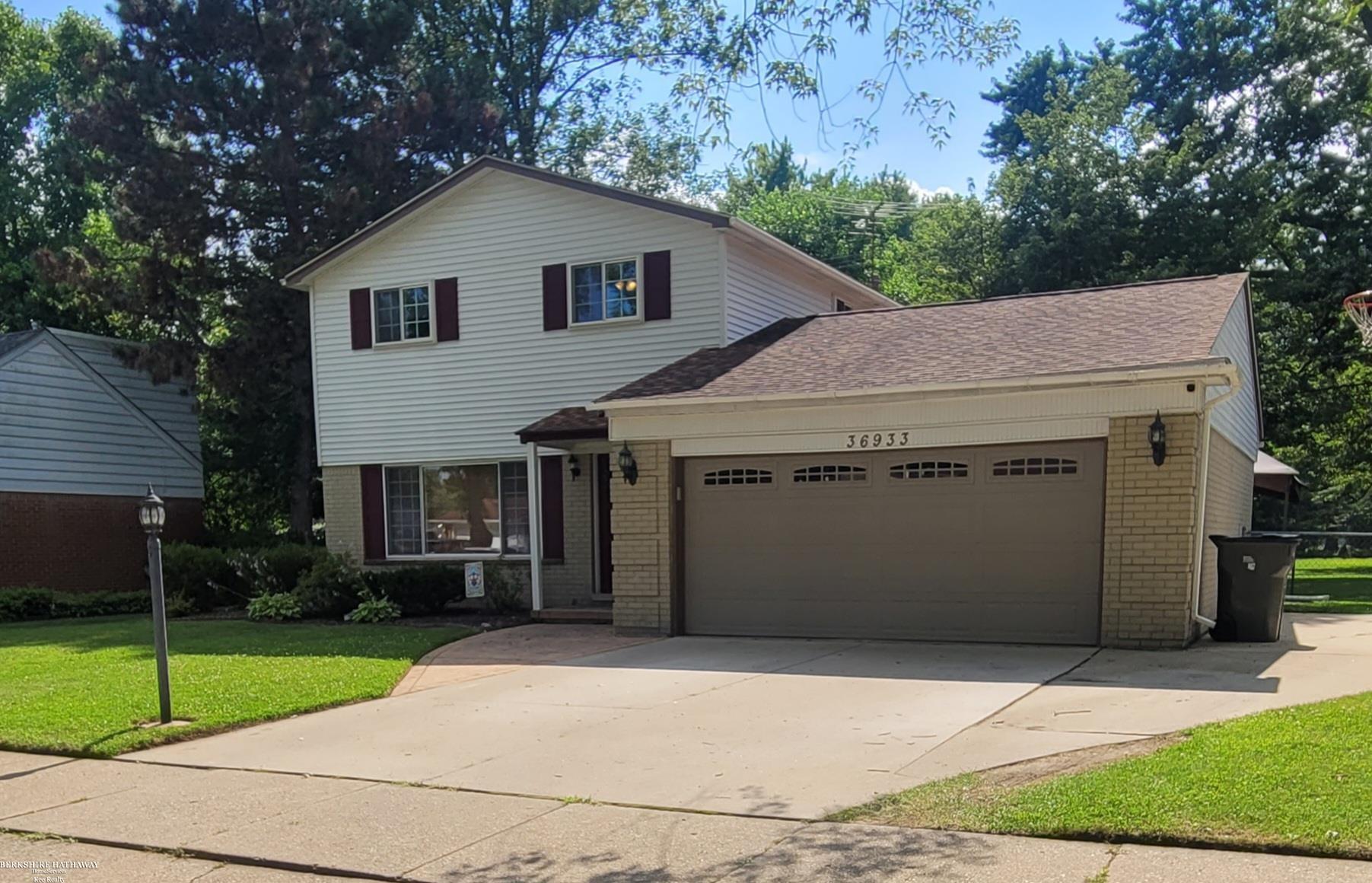 Theodore St, Clinton Township, MI 48035