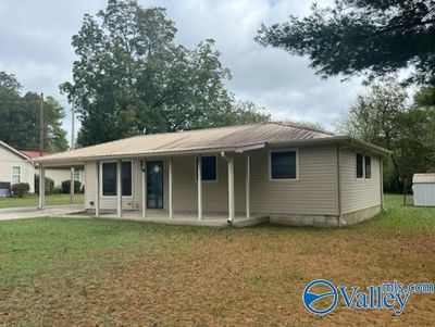 2326 Cleveland Avenue Sw, House other with 3 bedrooms, 1 bathrooms and null parking in Decatur AL | Image 1