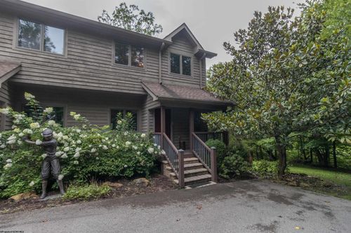 215 Aaron Smith Dr, Bridgeport, WV, 26330-9640 | Card Image