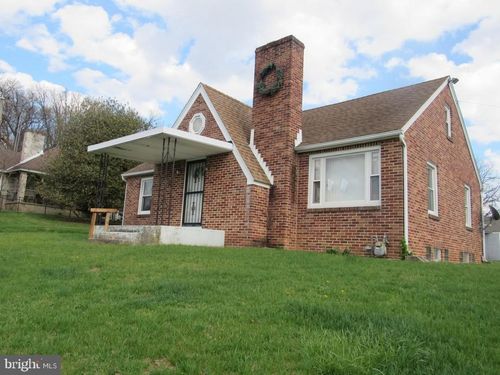 378 Woodland View Dr, YORK, PA, 17406-3247 | Card Image