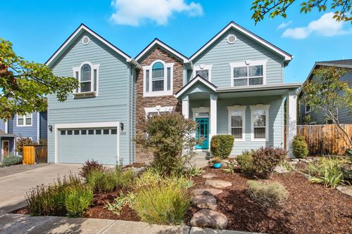 4553 Wolf Run Dr, Medford, OR, 97504-9673 | Card Image