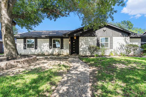 1602 Loch Lake Dr, El Lago, TX, 77586-5906 | Card Image