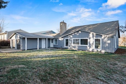 10521 E 5th Ave, Spokane Valley, WA, 99206-6935 | Card Image