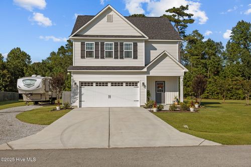 423 Stanford Ct, Maysville, NC, 28555-8044 | Card Image