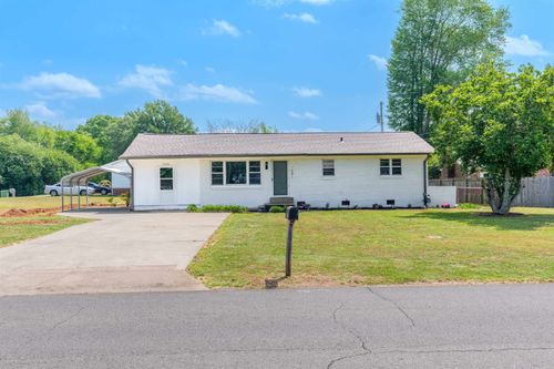 1601 Gusmus Ave, Muscle Shoals, AL, 35661 | Card Image