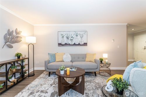 apt-j102-12040 100th Ave Ne, Kirkland, WA, 98034-3870 | Card Image