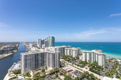 R2401 - 4010 S Ocean Dr, Condo with 2 bedrooms, 2 bathrooms and null parking in Hollywood FL | Image 3