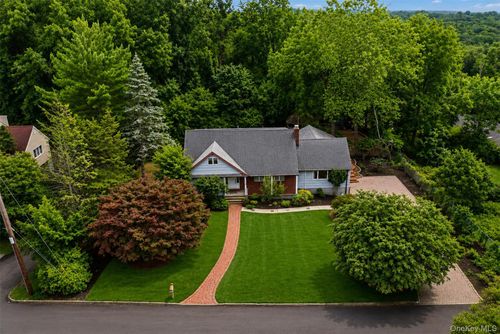 11 Hillside Ct, Suffern, NY, 10901-2102 | Card Image