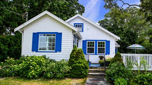 5 Hamlin Ave, Falmouth, MA, 02540-2819 | Card Image