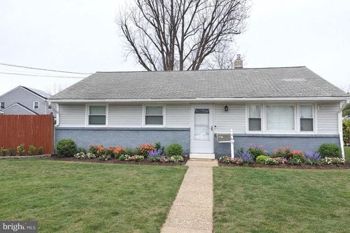 463 Colonial Rd, BELLMAWR, NJ, 08031-1943 | Card Image