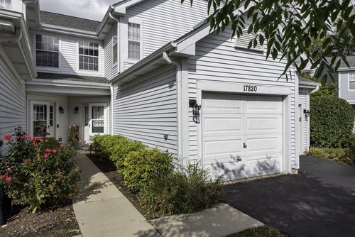 17820 W Braewick Rd, Gurnee, IL, 60031-4596 | Card Image