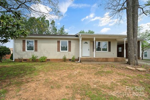 120 Tower Dr, Statesville, NC, 28677-2612 | Card Image