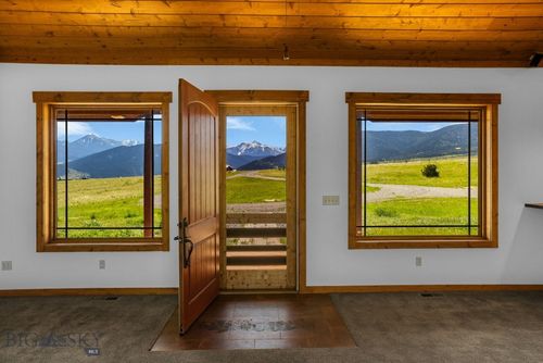 15 Painted Lance Trl, Livingston, MT, 59047-8944 | Card Image
