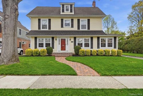 15 Kensington Rd, Garden City, NY, 11530-4209 | Card Image