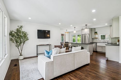 4001 Dumbarton Dr, Nashville, TN, 37207-1509 | Card Image